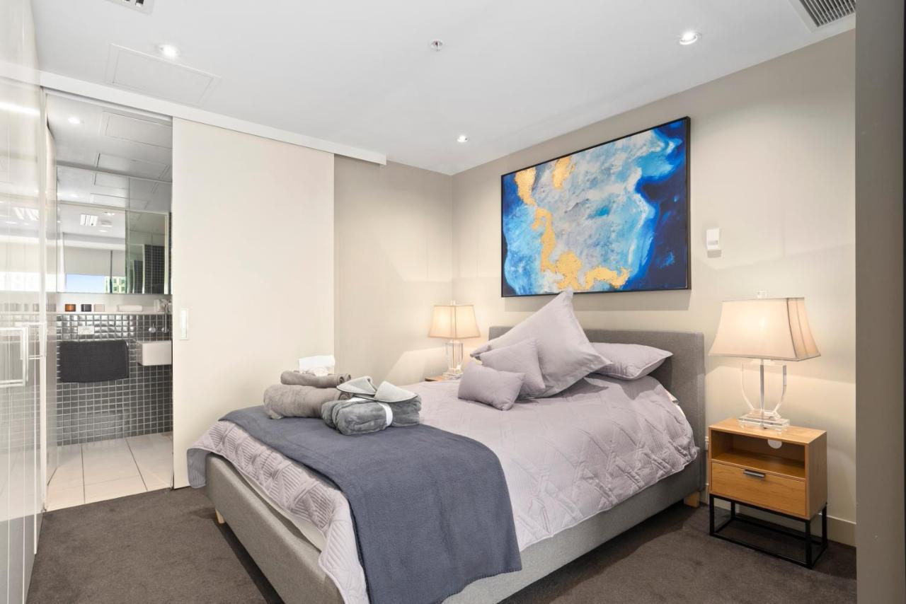 Sophisticated Designer Condo W River & City Views Melbourne Exterior photo